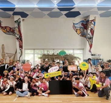 Cathay Hospitality Management Gives Back to Society by Donating Supplies to Children and Disadvantaged Families.
